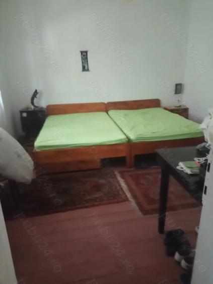 Casă cu 5 camere în Tăriceni