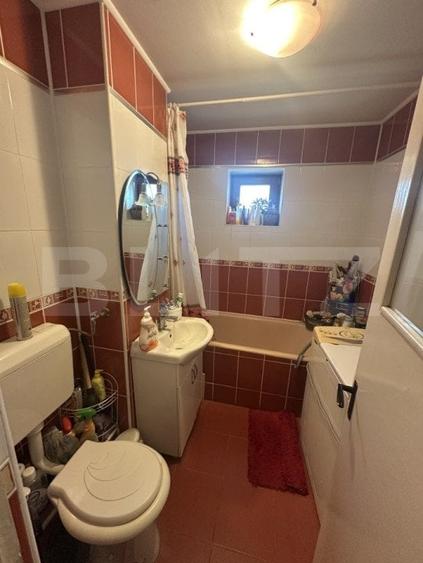 Apartament de vanzare, cu 3 camere, 57 mp, zona Micro 17 - 7