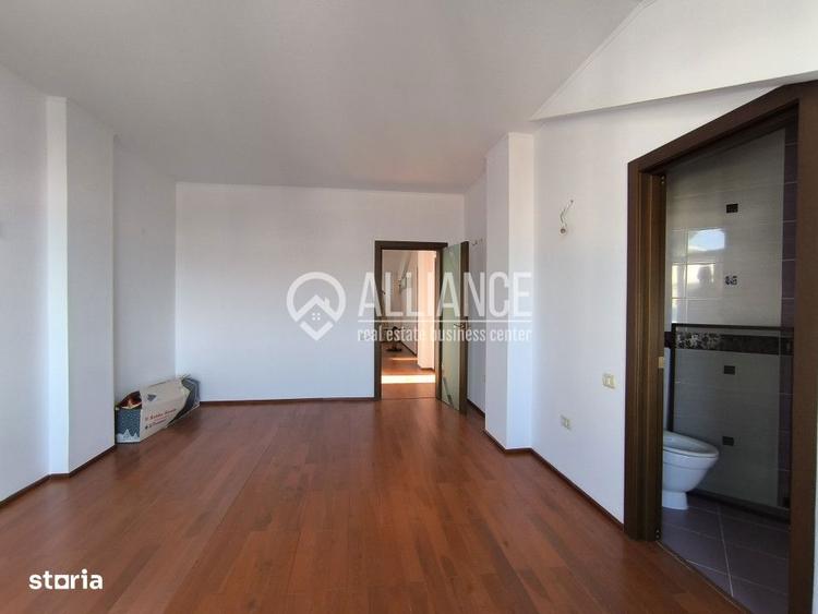 Apartament cu 5 camere în Sud