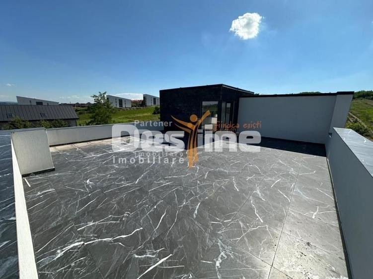 Duplex cu 4 camere cu Canalizare în Rediu