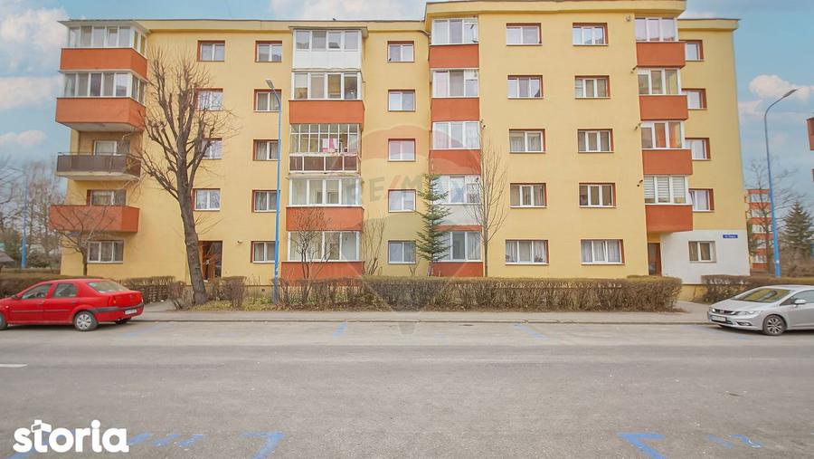 Apartament cu 2 camere decomandat în Triaj