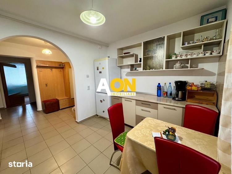 Apartament cu 3 camere decomandat, mobilat în Cetate