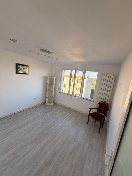 Apartament cu 2 camere decomandat în Craiter