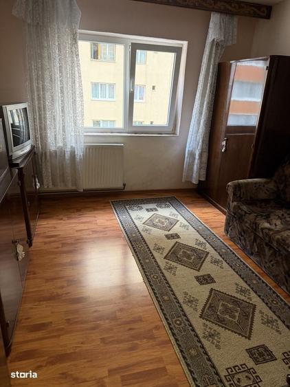 Apartament cu 3 camere decomandat în Astra