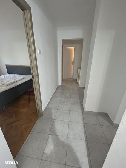 Apartament cu 4 camere decomandat în Bucovina