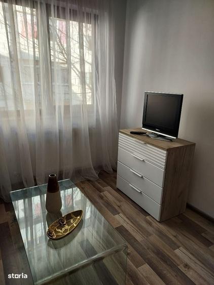 Apartament cu 2 camere decomandat în Universității