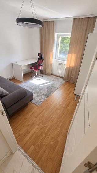 Apartament cu 3 camere în Semicentral