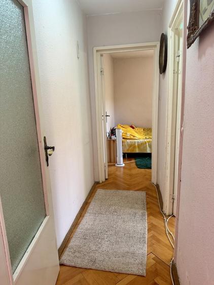 Apartament cu 3 camere semidecomandat în Cetății