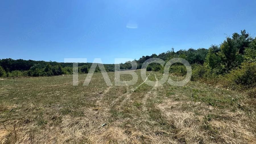 Teren de 2730 mp, în Calea Poplăcii