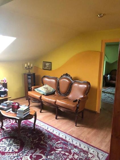 Casă cu 8 camere cu Teren 750 Mp în Central