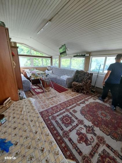 Casă cu 4 camere în Bucium