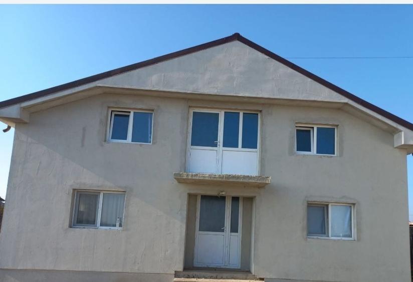 Casă cu 3 camere cu Teren 1000 Mp în Central
