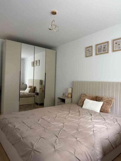 Apartament cu 3 camere semidecomandat în Titan