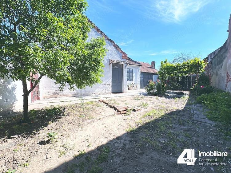 Casă cu 3 camere cu Teren 749 Mp în Central
