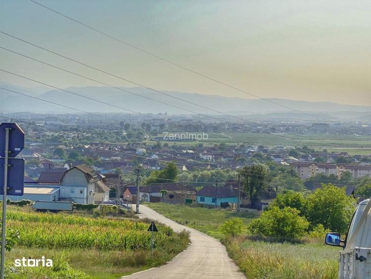 Teren intravilan- Urbanism- Utilitati-Zona Gusterita