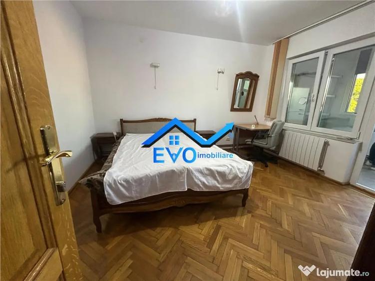 Apartament cu 4 camere decomandat în Piața Unirii