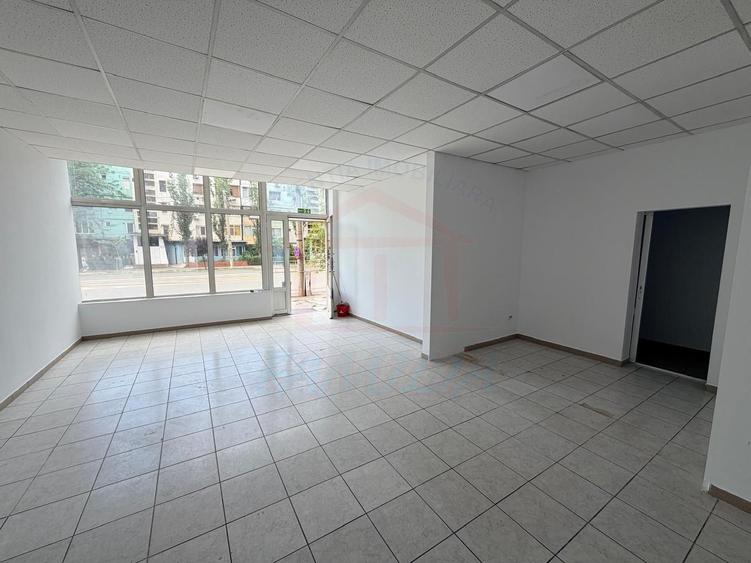 Spațiu comercial, de 53 mp, în Micro 21