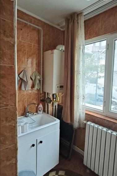 Apartament cu 2 camere decomandat în Spitalului