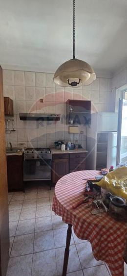 Apartament in vila de vanzare - 2