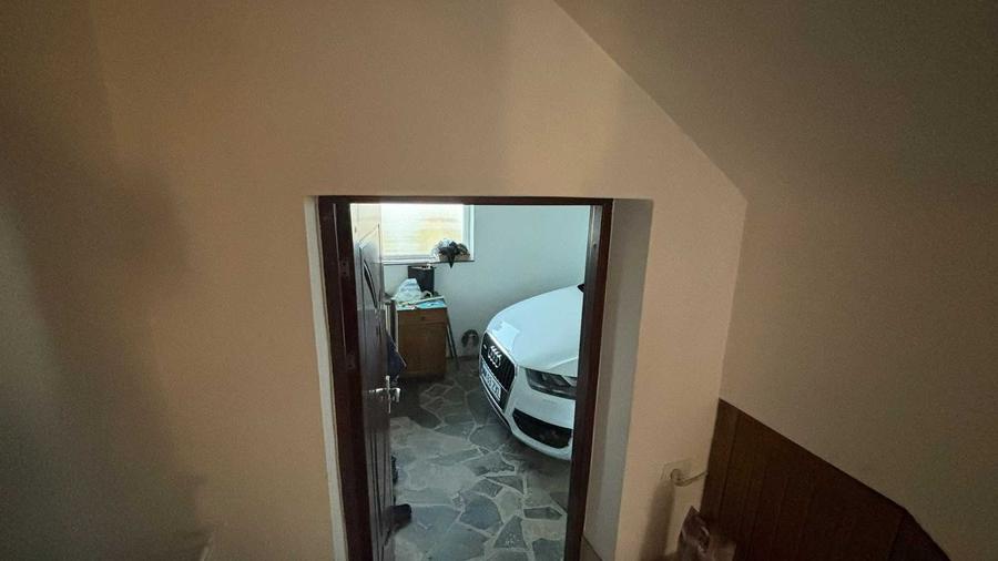Casă cu 4 camere în Moisei