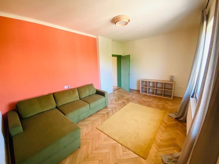 Apartament cu 2 camere semidecomandat în 1 Decembrie 1918
