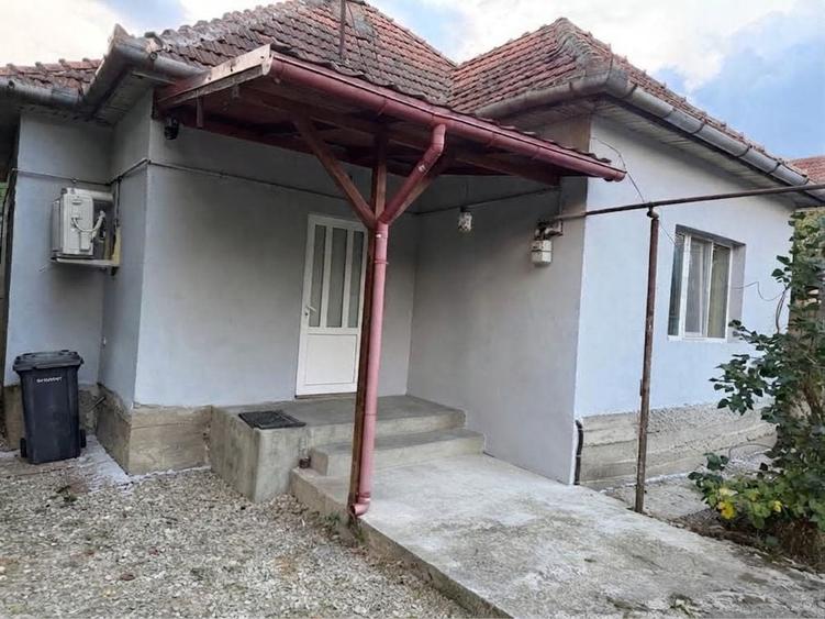 Casă cu 2 camere în Dâmbul Rotund