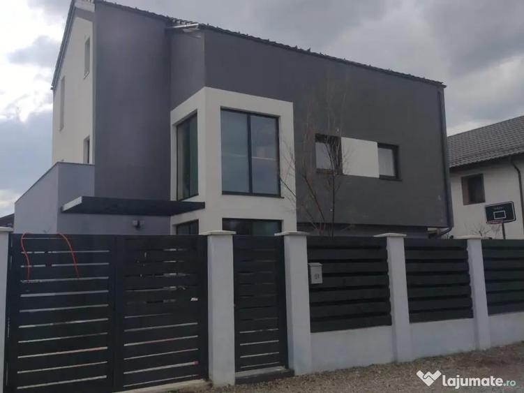 Casă cu 5 camere în Bartolomeu