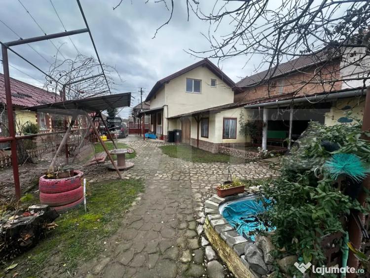 Casă cu 4 camere cu Teren 650 Mp în Vințu de Jos