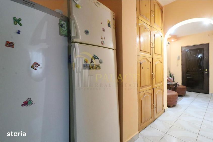 Apartament cu 3 camere decomandat, mobilat în Nicolina
