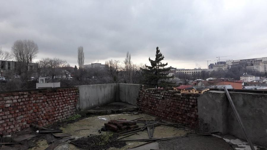Casă cu 14 camere cu Canalizare în Parcul Carol