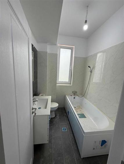 Garsonieră decomandată, mobilată în Hlincea