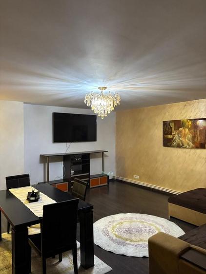 Apartament cu 3 camere decomandat în Exterior Vest
