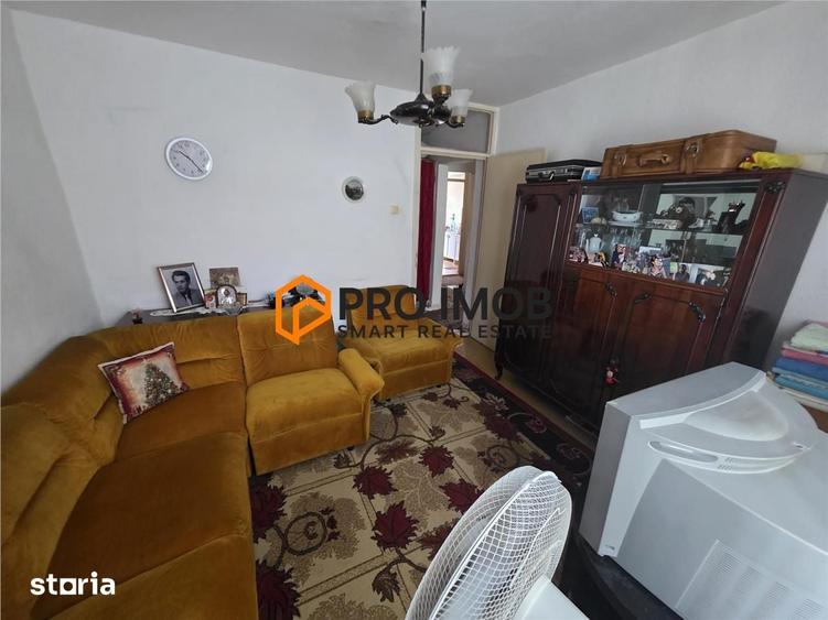 Apartament cu 4 camere decomandat în Central