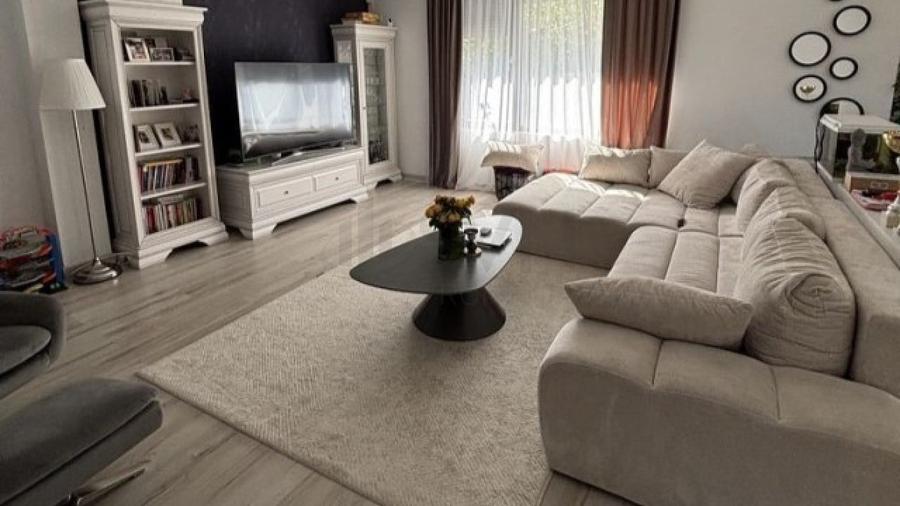 Casă individuală cu 4 camere cu Teren 353 Mp în Tunari