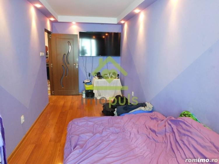 Apartament cu 3 camere semidecomandat în Girocului