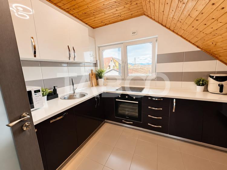 Casă individuală cu 7 camere cu Canalizare în Periferie