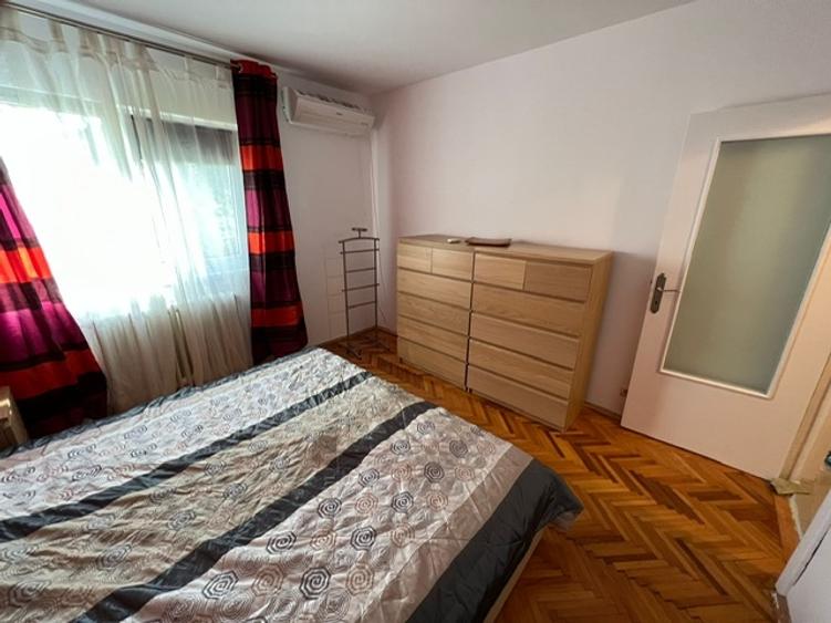 Apartament cu 3 camere decomandat, mobilat în Soarelui