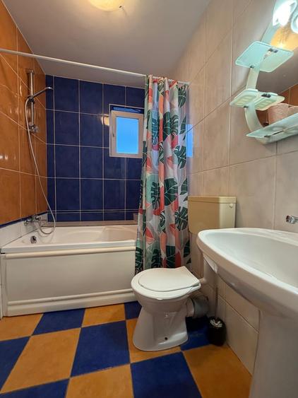 Apartament cu 3 camere decomandat în Zorilor