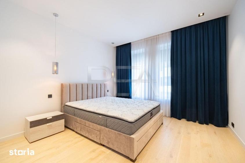 Apartament cu 5 camere decomandat în Tei