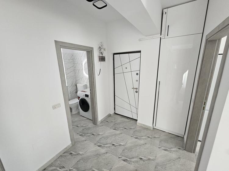 Apartament cu 2 camere decomandat în Roșu
