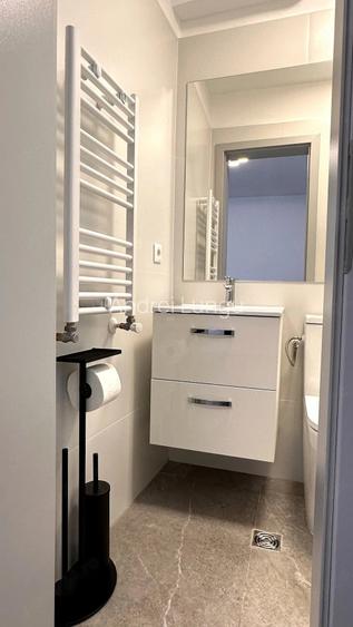 Proprietar: 2 camere renovate complet, str. Bucure?ti col? cu Paris