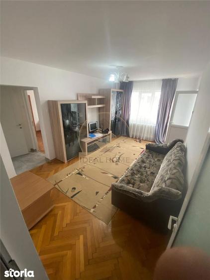 Apartament cu 3 camere semidecomandat în Central