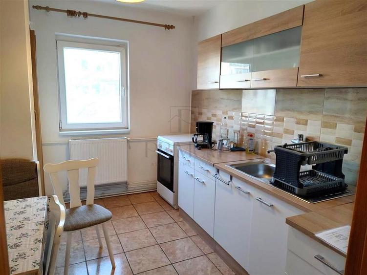 Apartament cu 4 camere decomandat în Girocului