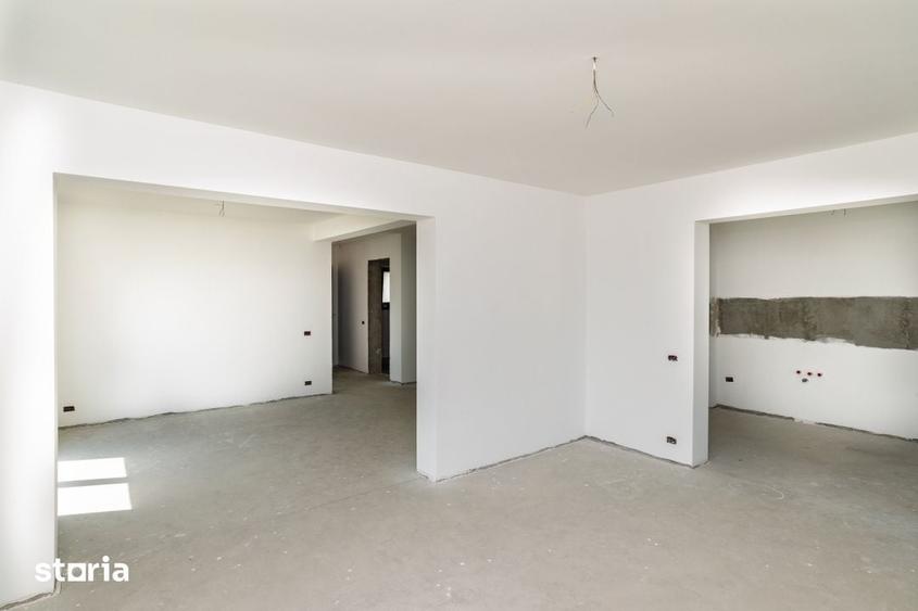 Casă cu 5 camere cu Teren 663 Mp în Mărăcineni