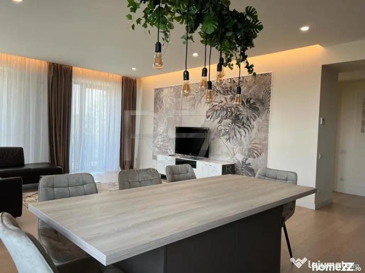 Apartament cu 4 camere decomandat în Pipera
