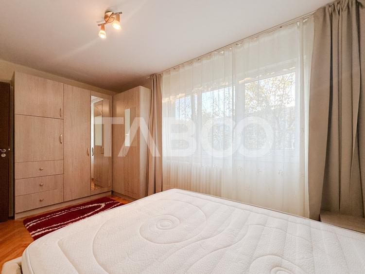 Apartament cu 3 camere semidecomandat, mobilat în Gheorgheni