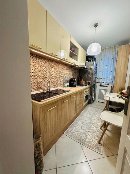 Apartament cu 4 camere decomandat în Central