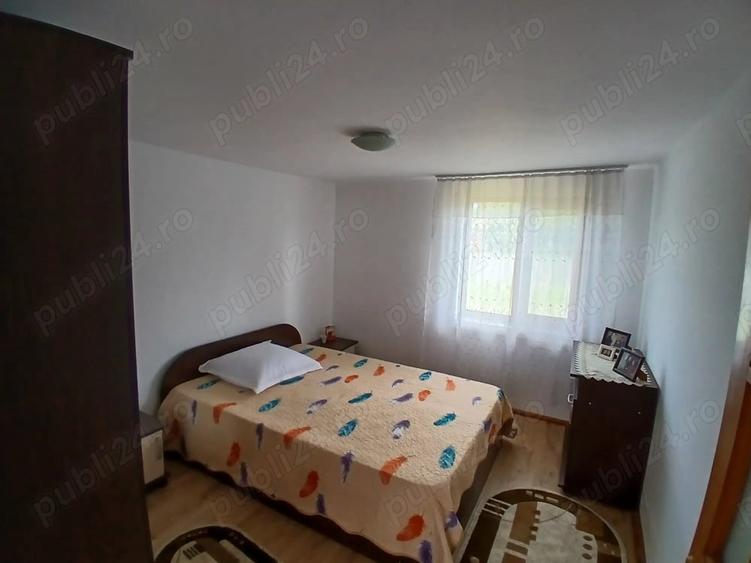 Casă cu 5 camere cu Teren 2000 Mp în Drăgotești