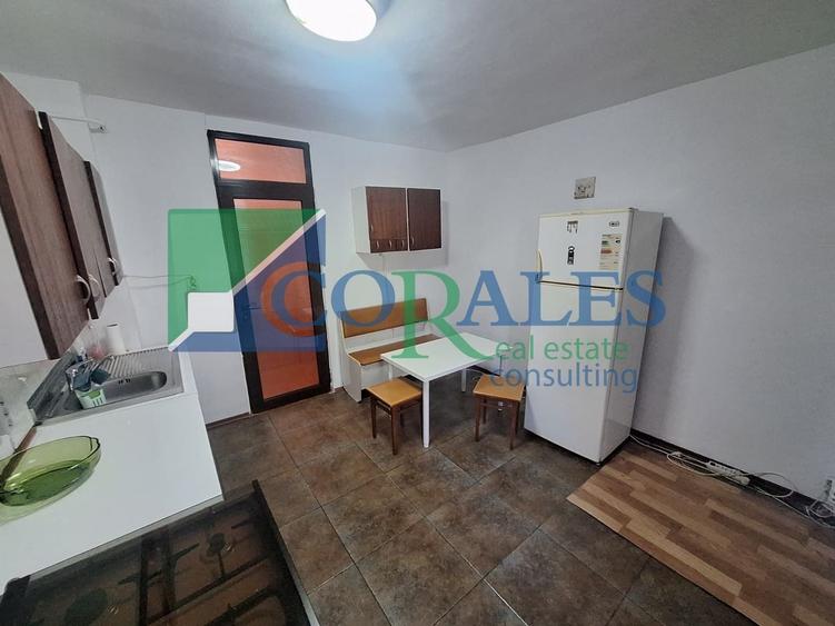 Apartament cu 3 camere decomandat, mobilat în Aradului