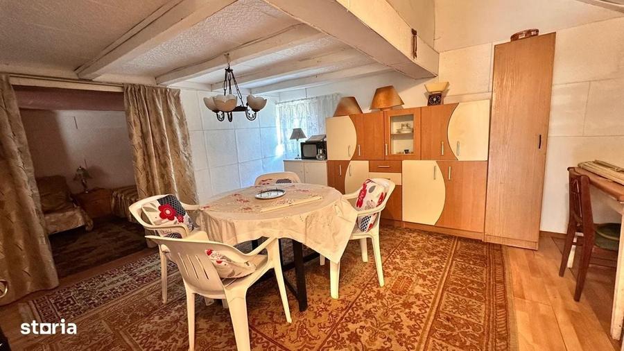 Casă cu 3 camere în Colțu de Jos
